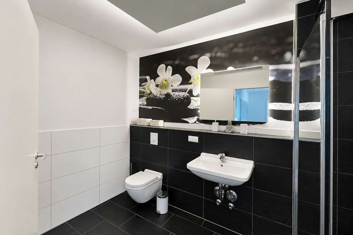 Badezimmer mit Dusche